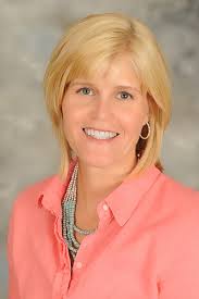 a photograph of Jen Ross, MSH, RDN, LDN, FAND