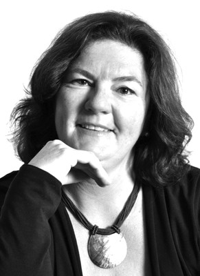 a photograph of Petra Kern, PhD, MT-DMtG, MT-BC, MTA